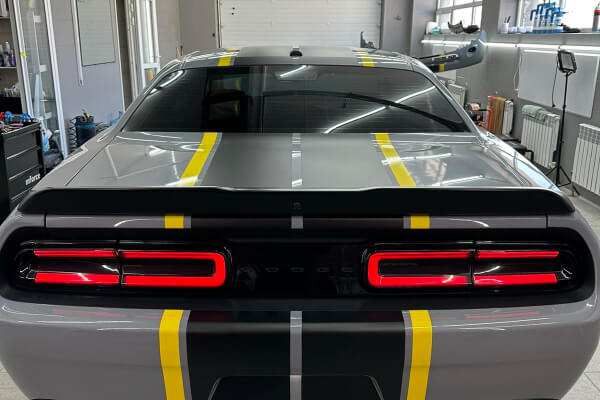 Dodge Challenger оклейка пленкой  