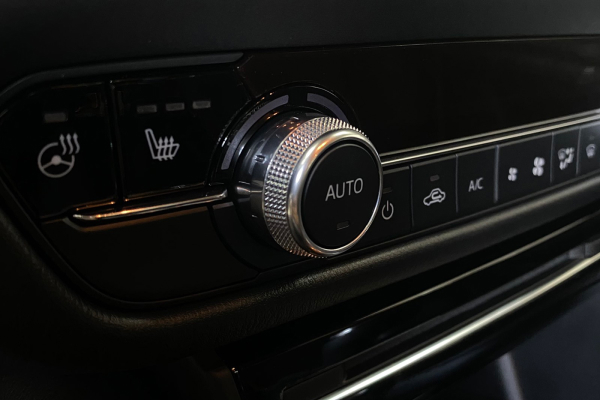 Оклейка салона автомобиля